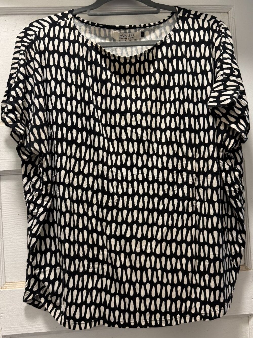 Fighting Eel Momo Top